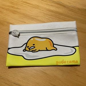 B1G2: IPSY Gudetama Egg Makeup Bag
